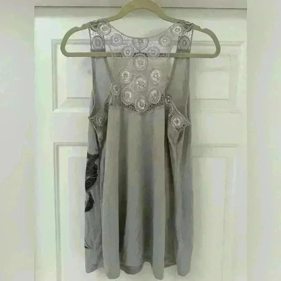 LOL COLLECTION GRAY TANK WITH BLACK FLOWER BACK SILVER LACE DETAIL SIZE LARGE - Picture 4 of 5